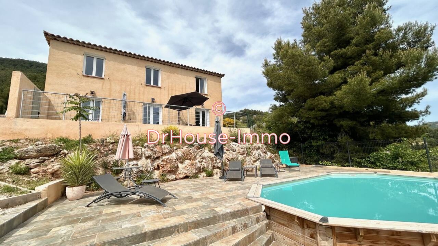 Photo 1 : Vente Maison 5 pièces Le Revest-les-Eaux 111 m²