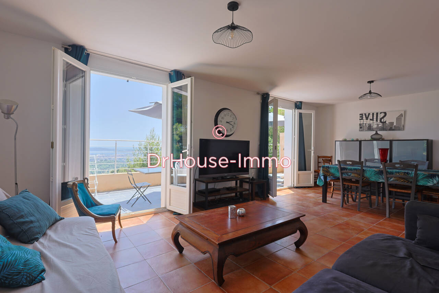 Photo 2 : Vente Maison 5 pièces Le Revest-les-Eaux 111 m²