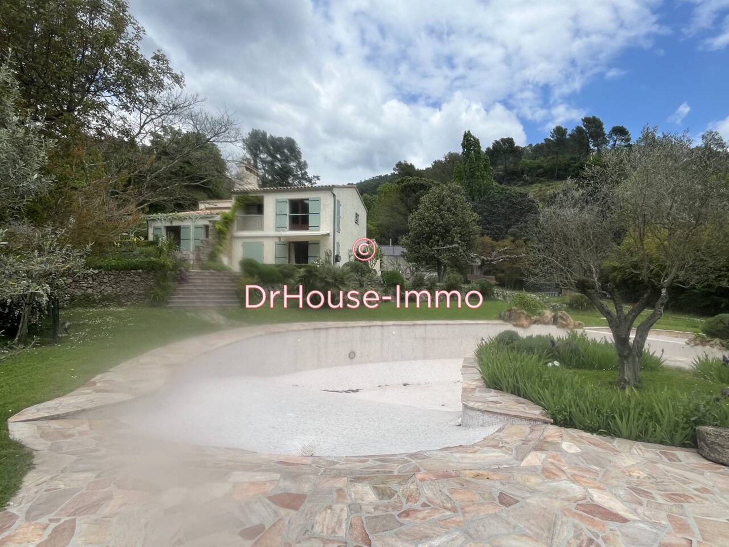 Photo 3 : Vente Maison 7 pièces Méounes-lès-Montrieux 250 m²
