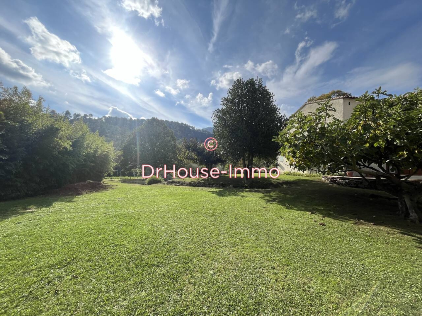 Photo 2 : Vente Maison 7 pièces Méounes-lès-Montrieux 250 m²