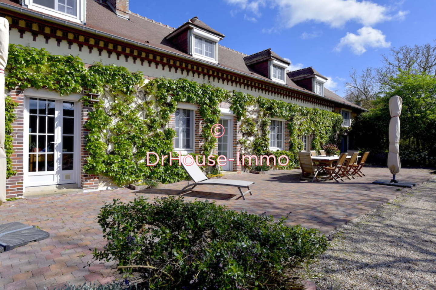 Photo 2 : Vente Maison 8 pièces Conches-en-Ouche 309 m²