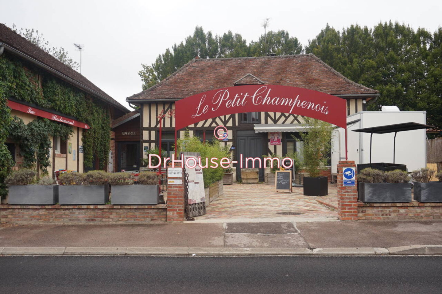 Photo 2 : Vente Commerce 5 pièces Lusigny-sur-Barse 166 m²
