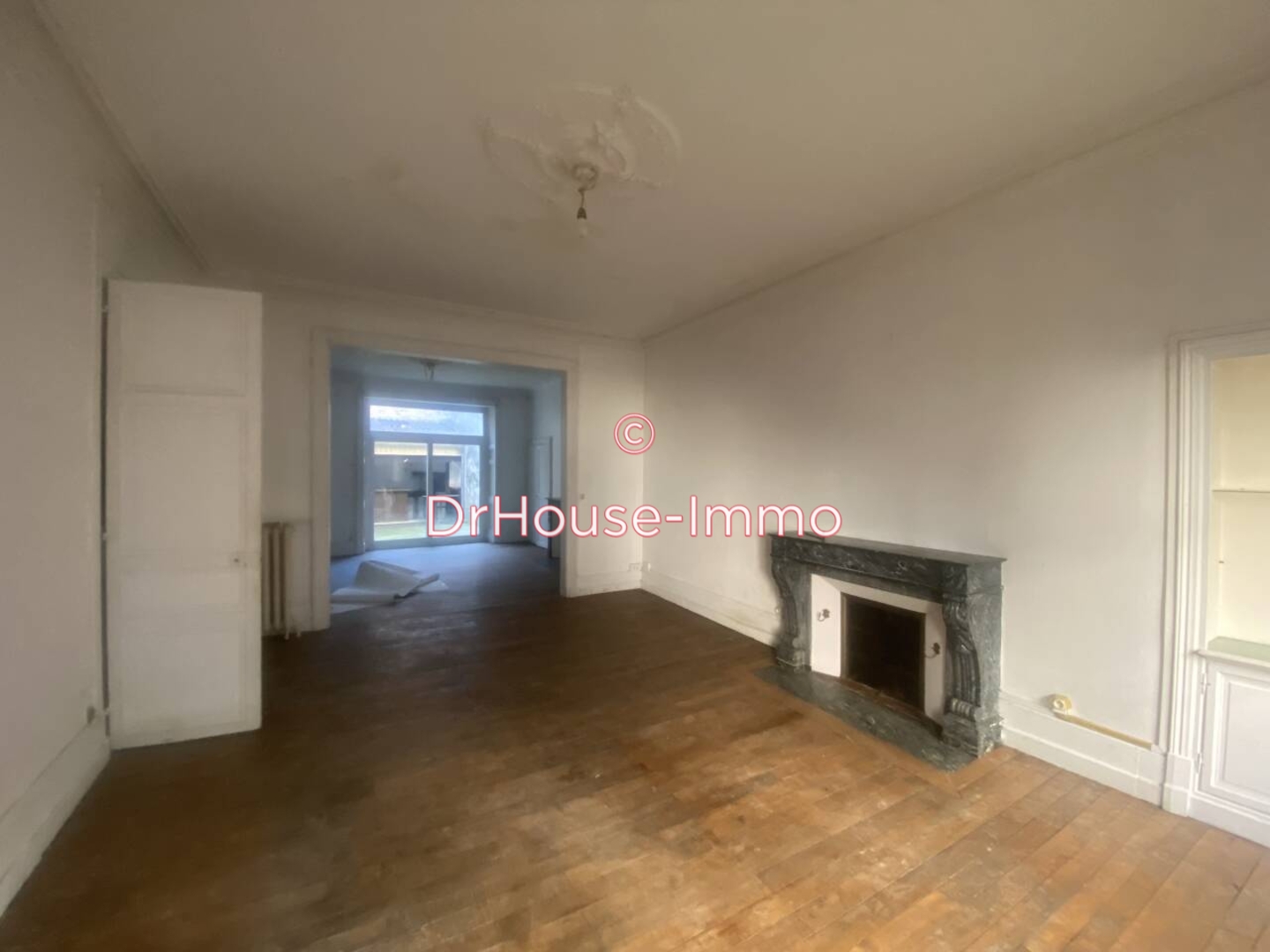 Photo 2 : Vente Immeuble 8 pièces Saint-Maixent-l'École 125 m²