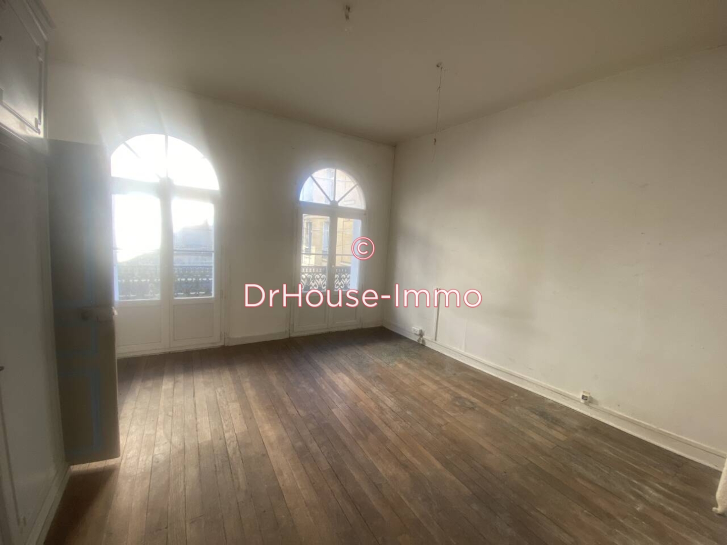 Photo 3 : Vente Immeuble 8 pièces Saint-Maixent-l'École 125 m²