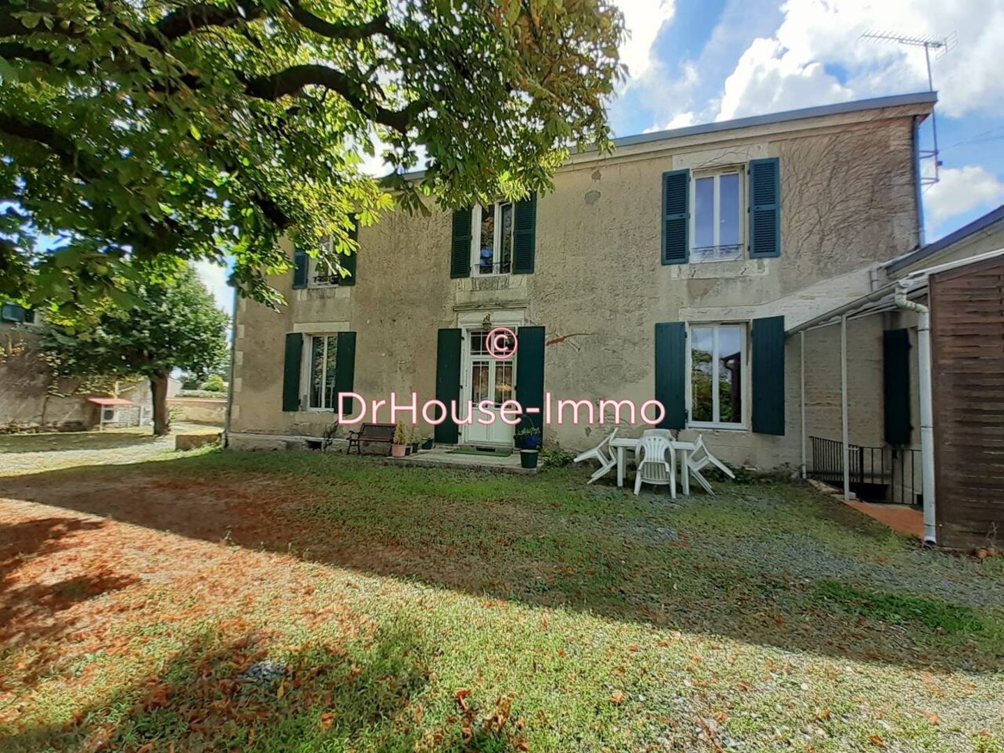 Photo 2 : Vente Maison 11 pièces Chaillé-les-Marais 273 m²