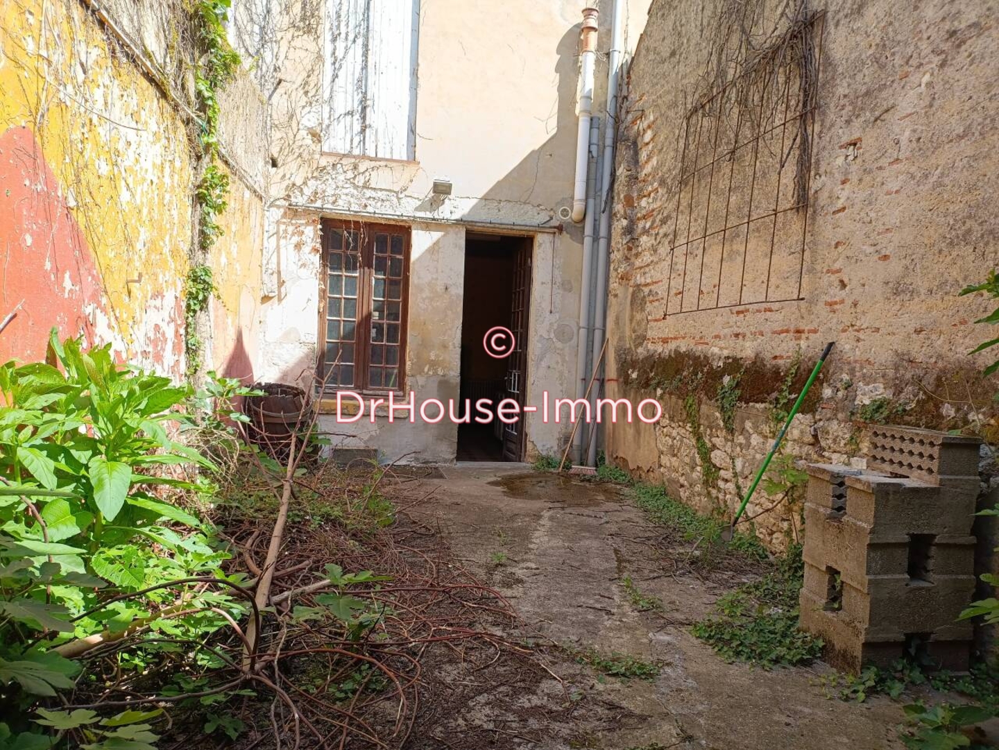 Photo 2 : Vente Maison 9 pièces Sainte-Foy-la-Grande 33 m²