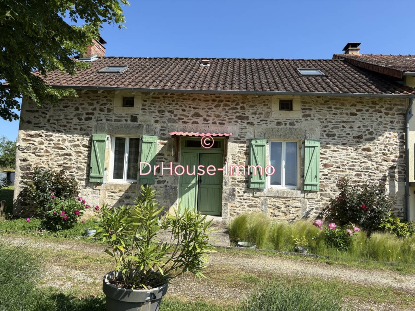 Photo 3 : Vente Maison 7 pièces Saint-Jory-de-Chalais 215 m²
