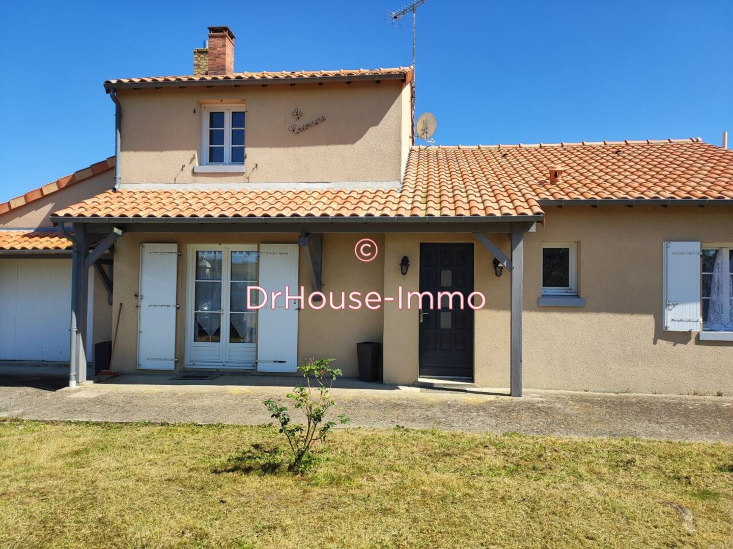 Photo 1 : Vente Maison 6 pièces Doussay 234 m²