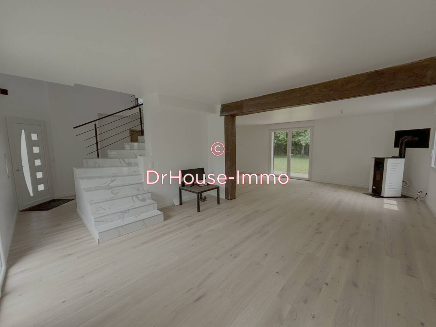 Photo 1 : Vente Maison 7 pièces Le Mesnil-Saint-Denis 171 m²