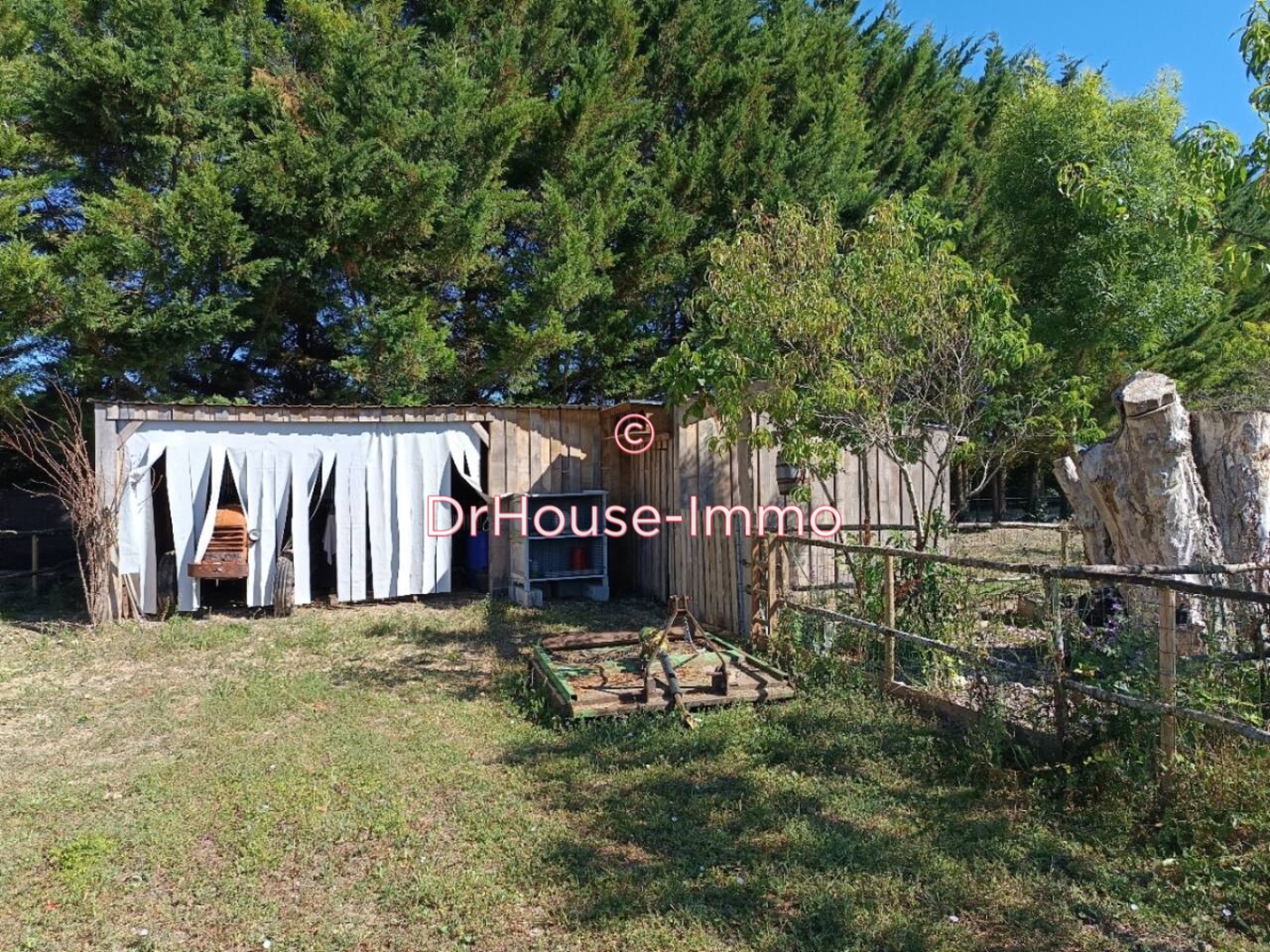 Photo 2 : Vente Terrain Saint-Hilaire-la-Palud 2960 m²