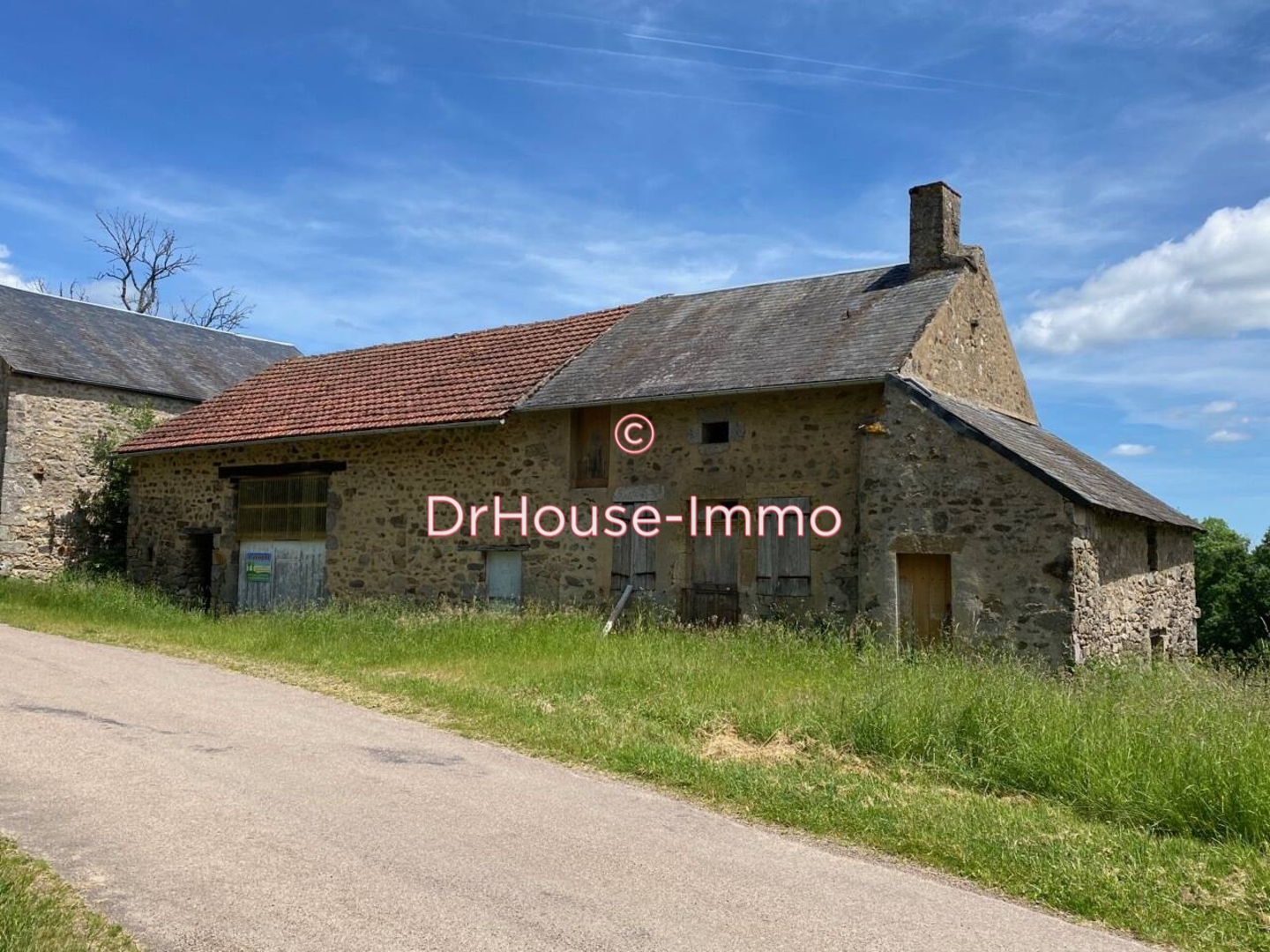 Photo 2 : Vente Fermette 1 pièce Saint-André-en-Morvan 140 m²