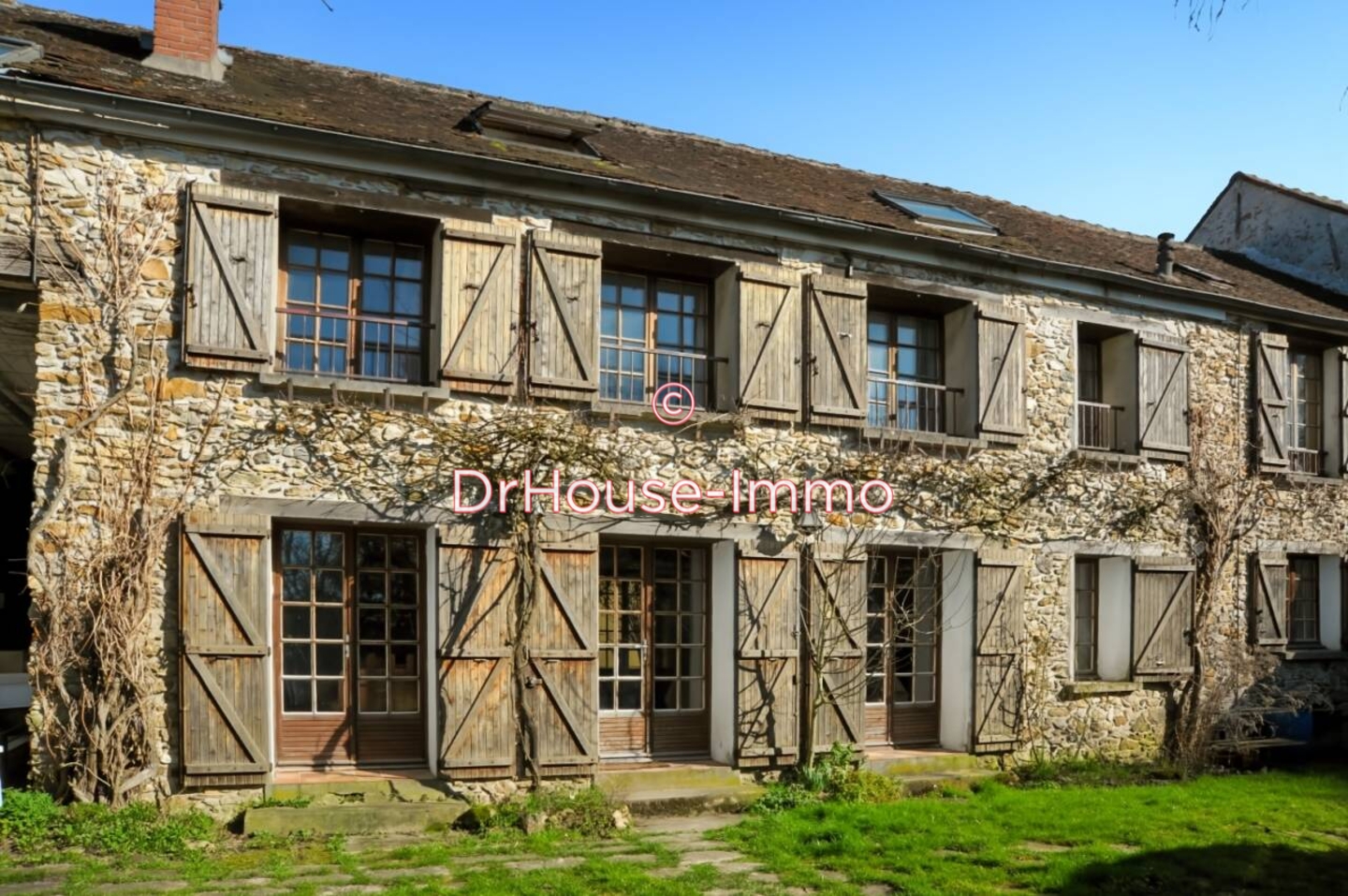 Photo 1 : Vente Maison 12 pièces Bussy-Saint-Georges 296 m²