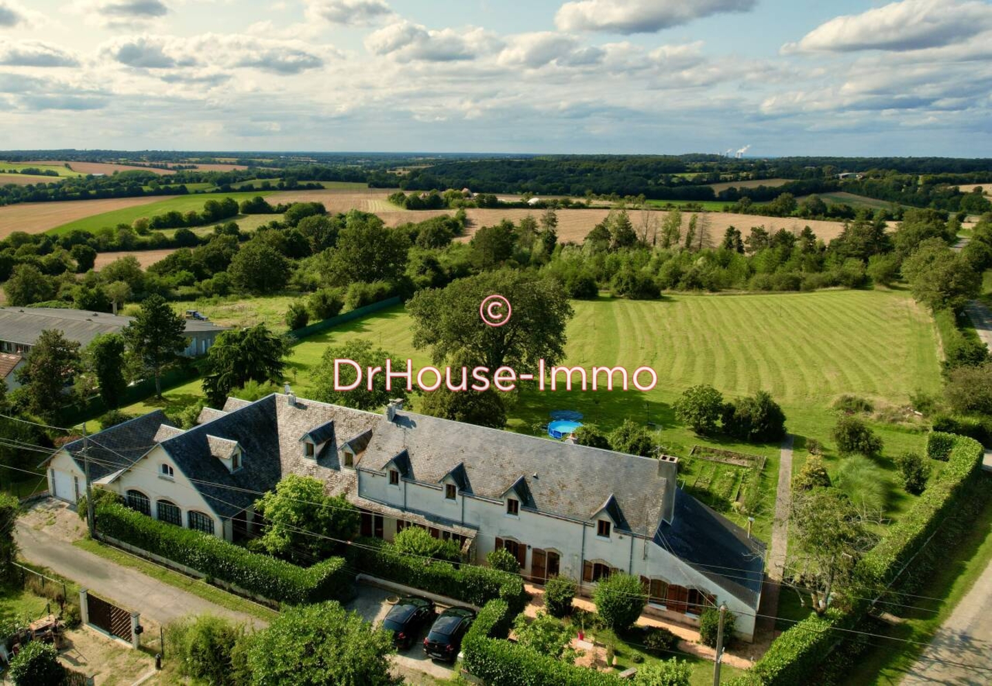 Photo 1 : Vente Maison 16 pièces Cernoy-en-Berry 575 m²