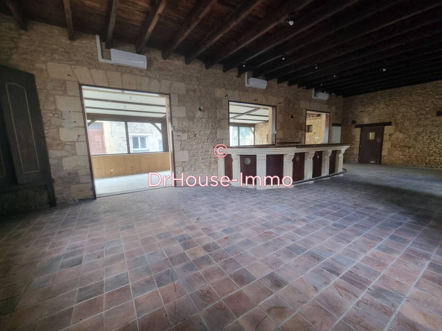 Photo 3 : Vente Immeuble 5 pièces Lalinde 212 m²