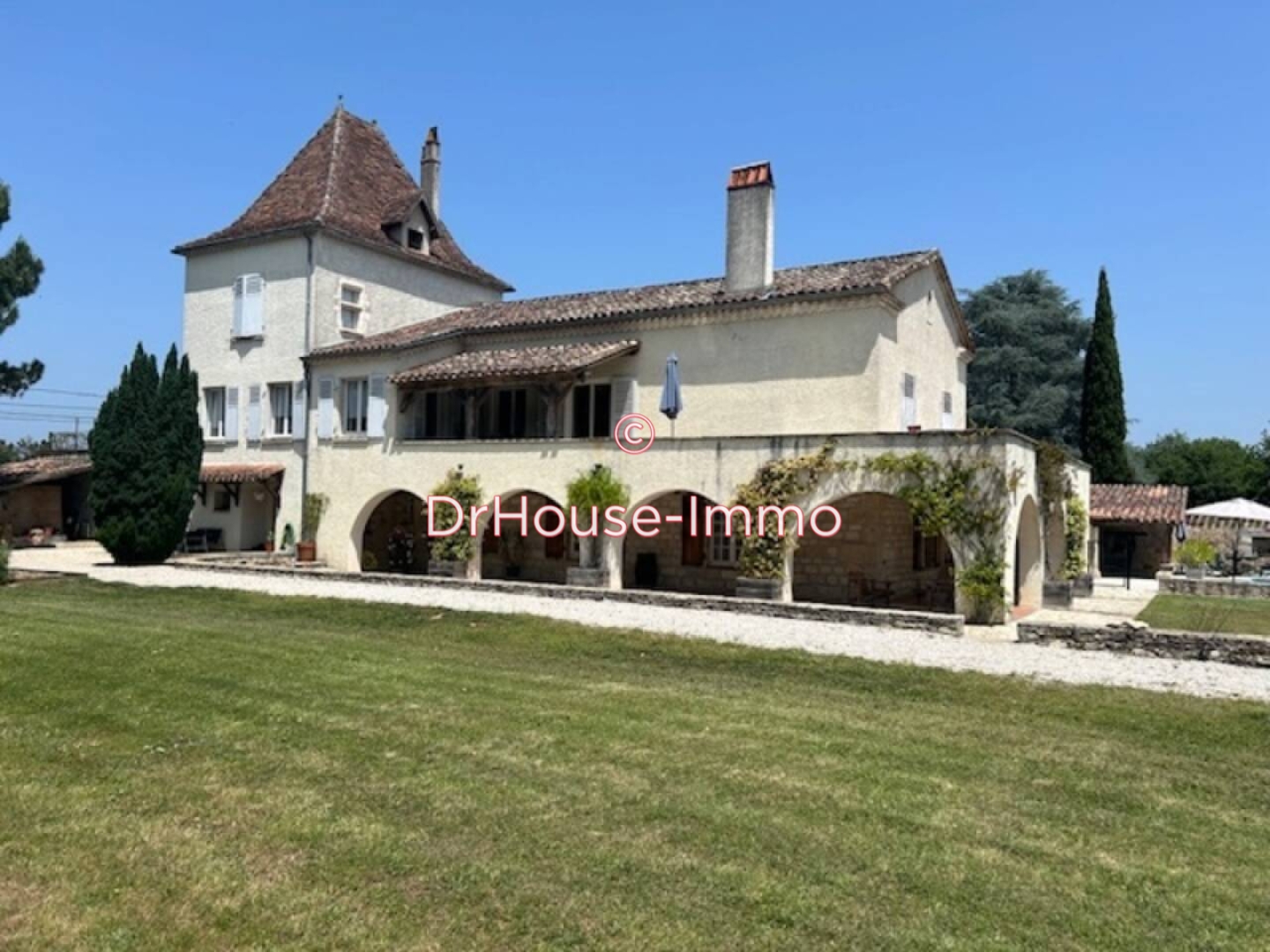 Photo 2 : Vente Maison 9 pièces Cahors 342 m²
