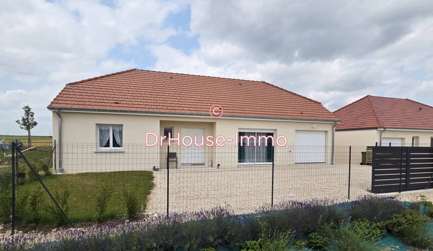 Photo 1 : Vente Maison 5 pièces Saint-Lyé 112 m²