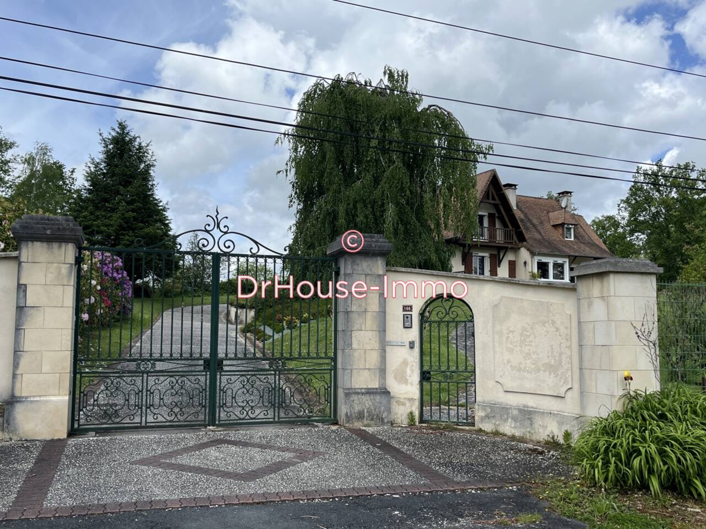 Photo 3 : Vente Maison 10 pièces Saint-Estèphe 197 m²