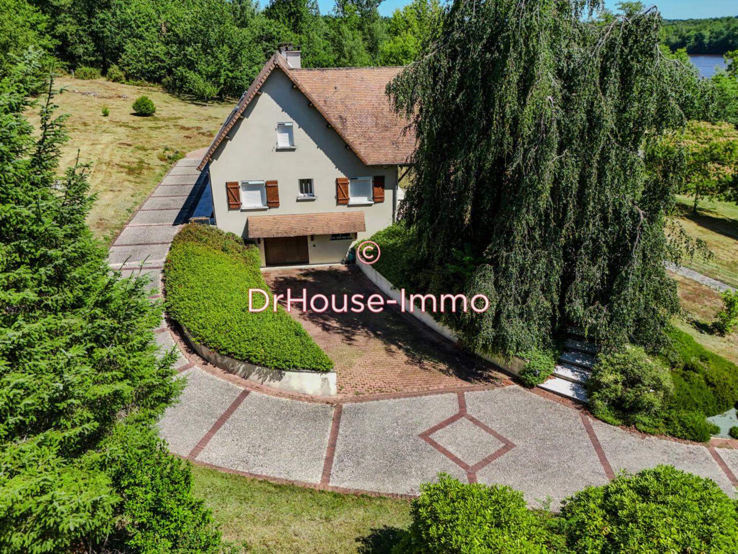 Photo 3 : Vente Maison 10 pièces Saint-Estèphe 197 m²