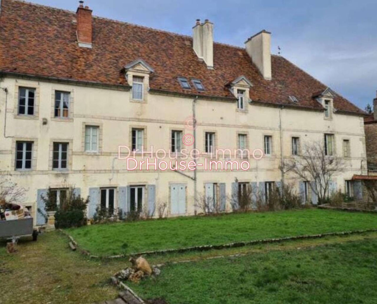 Photo 1 : Vente Immeuble Châtillon-sur-Seine 900 m²