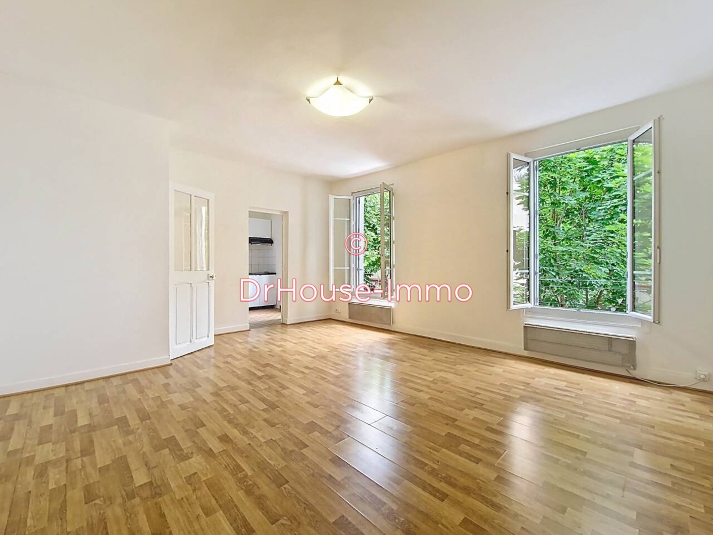 Photo 2 : Vente Appartement 1 pièce Le Bourget 31 m²