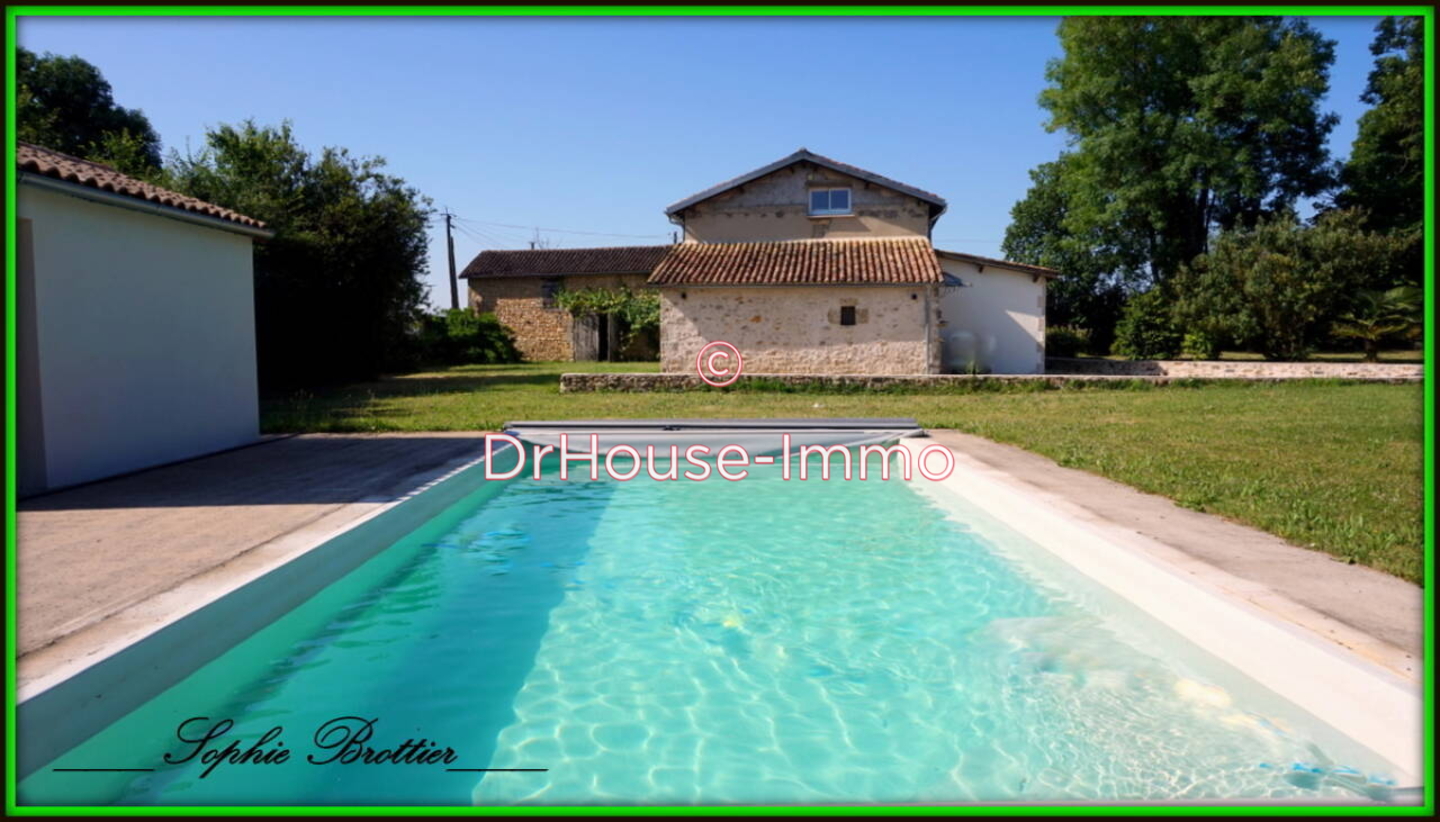 Photo 1 : Vente Maison 4 pièces Latillé 120 m²