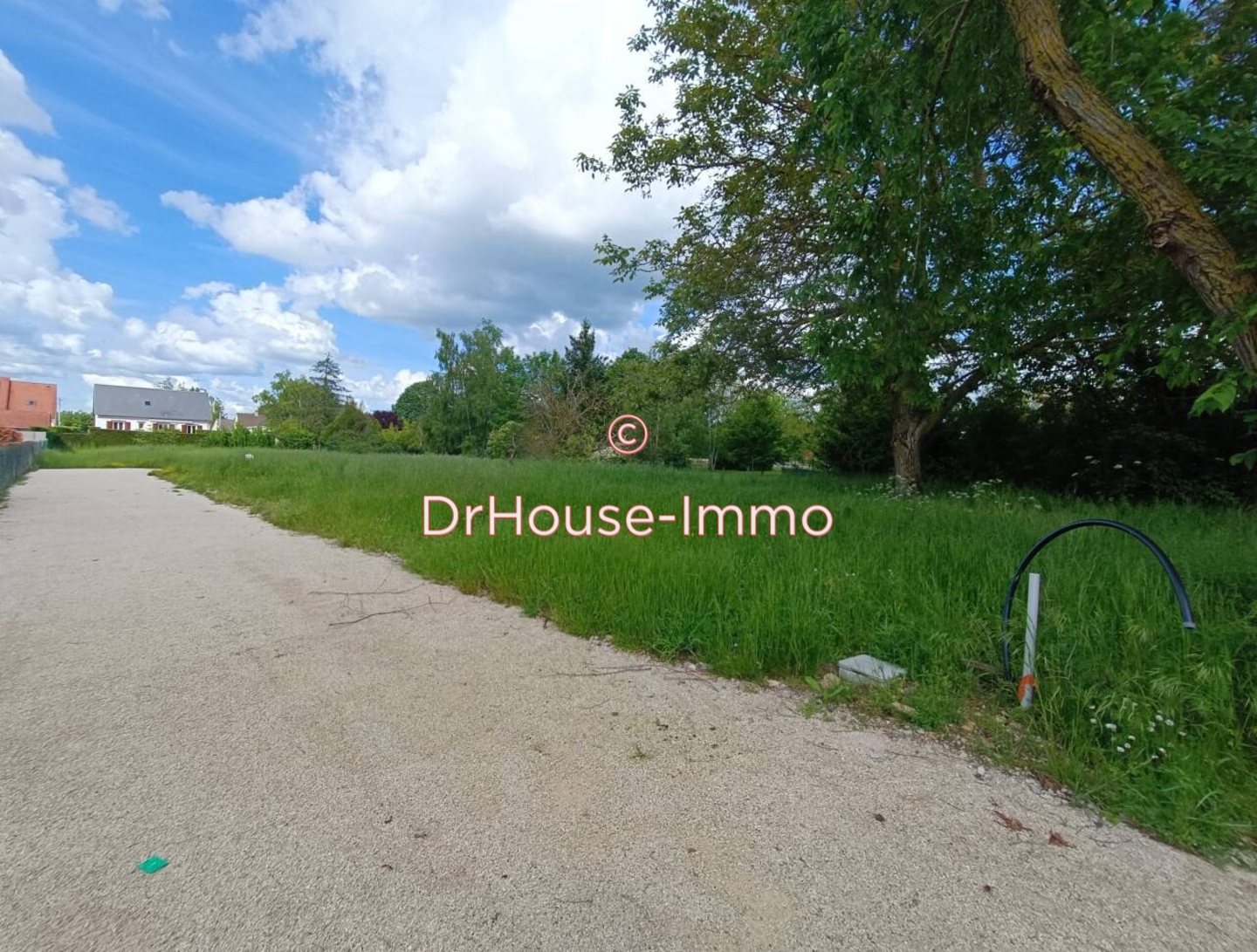 Photo 3 : Vente Terrain Neuville-aux-Bois 683 m²