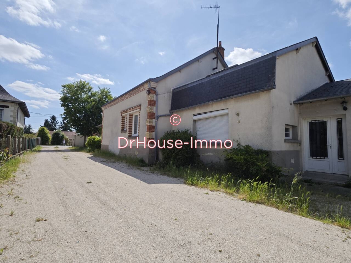 Photo 1 : Vente Maison 11 pièces Neuville-aux-Bois 300 m²