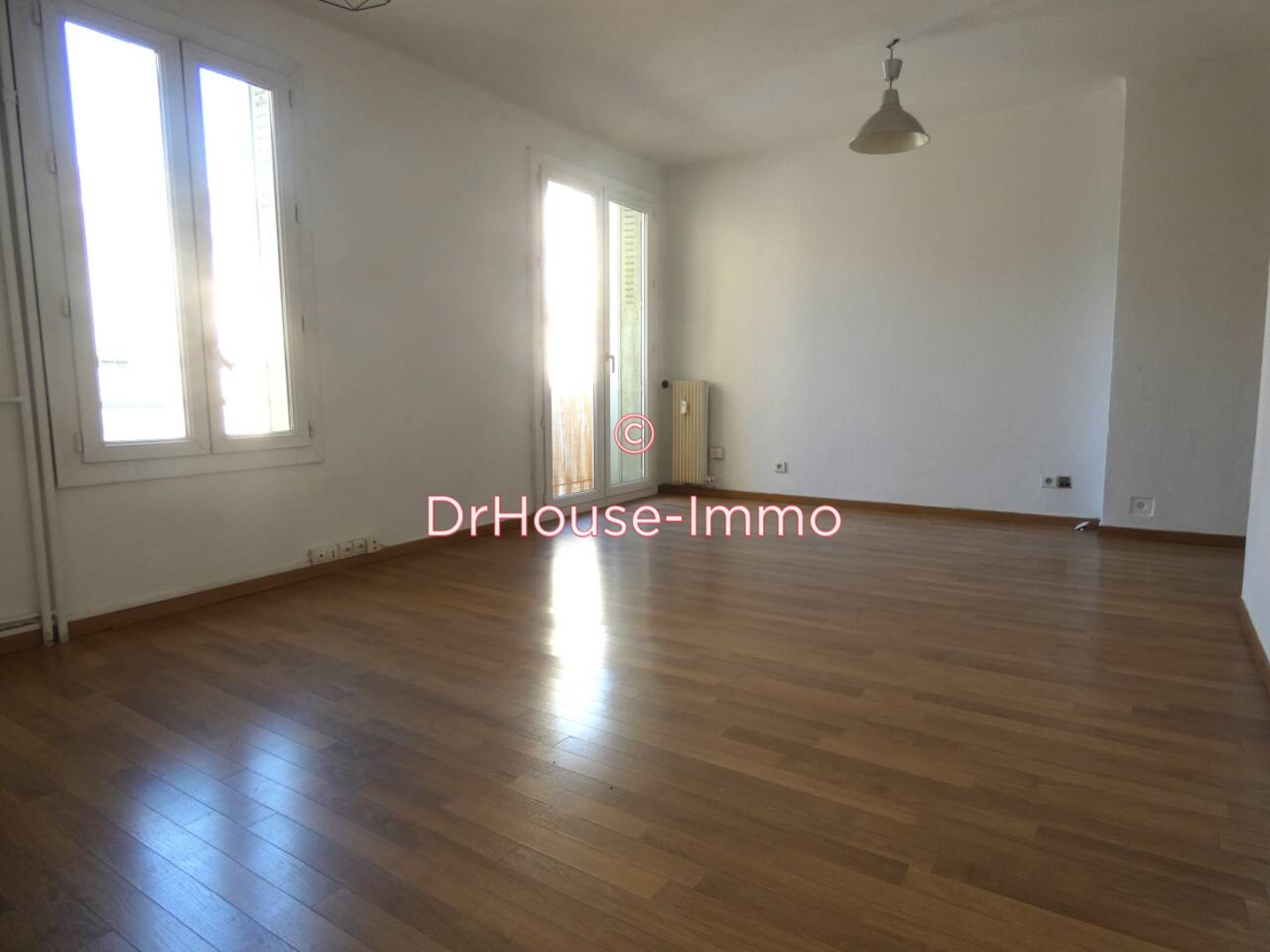 Photo 1 : Vente Appartement 2 pièces Marseille 49 m²
