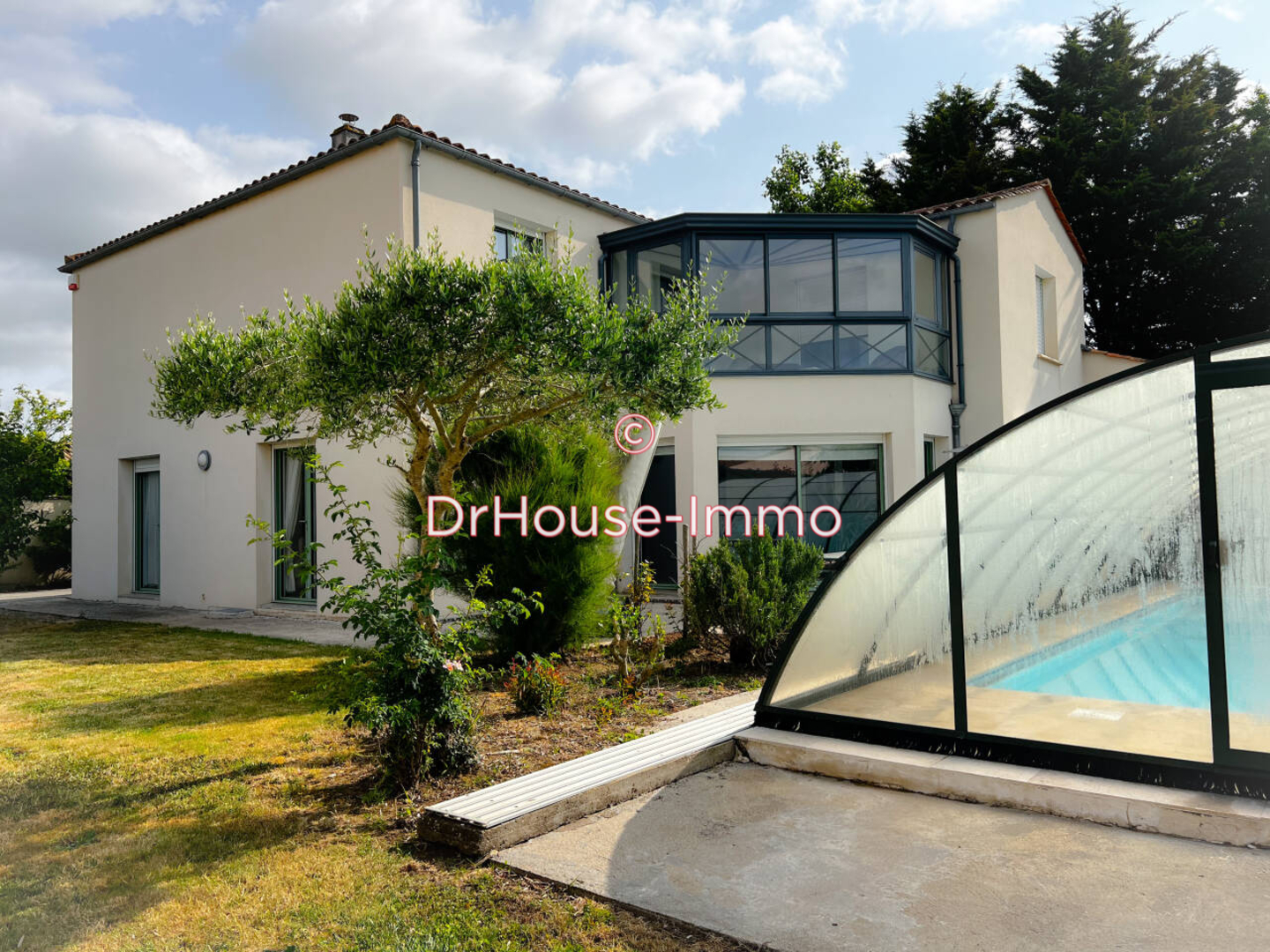 Photo 1 : Vente Maison 7 pièces Luçon 266 m²