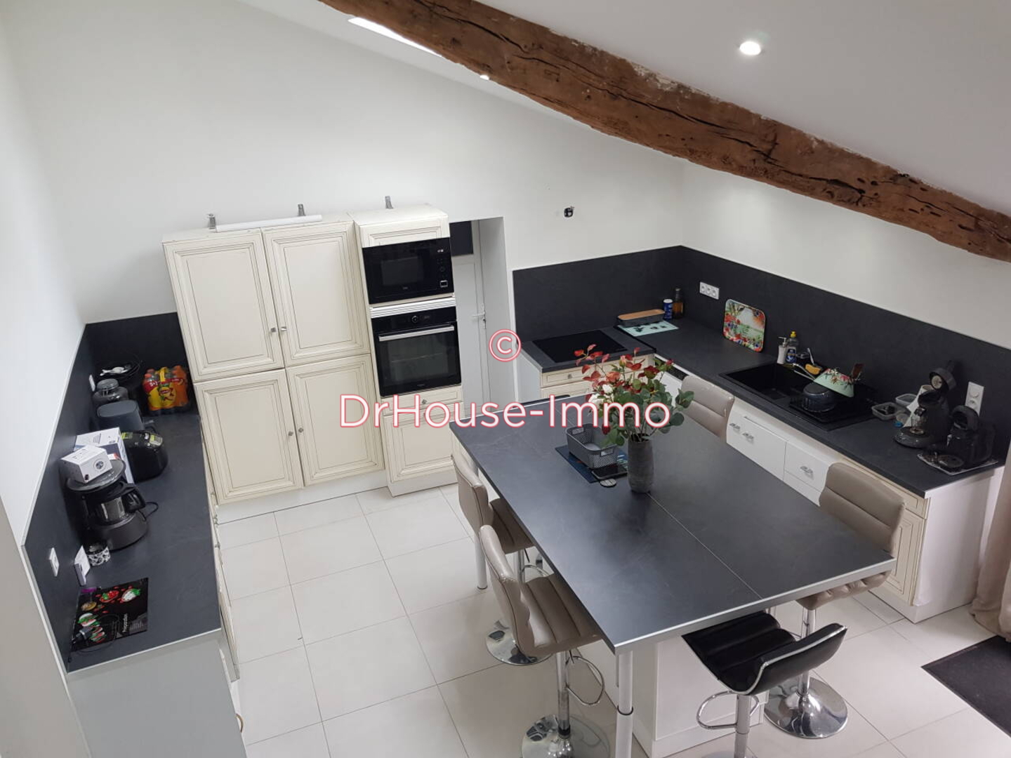 Photo 2 : Vente Maison 7 pièces Saint-Sulpice-de-Pommiers 180 m²