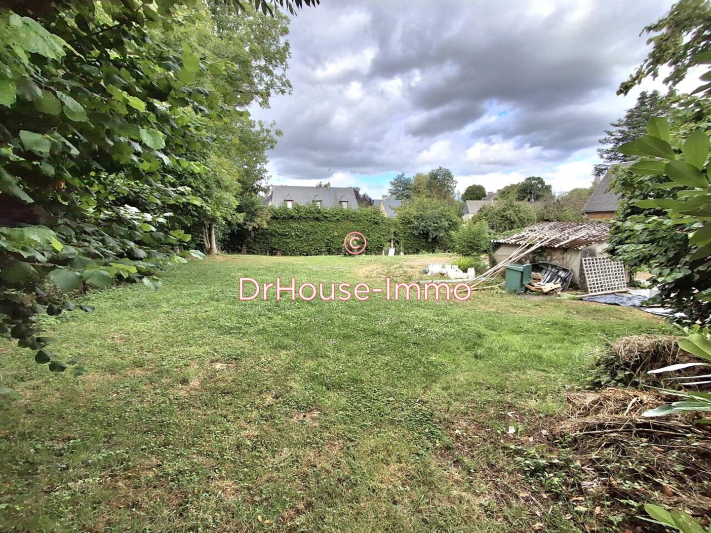Photo 3 : Vente Terrain  Saint-Loup 750 m²