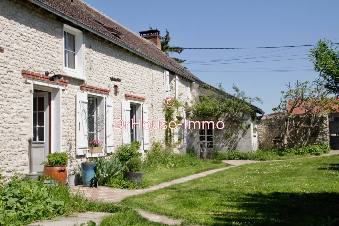 Photo 2 : Vente Maison 9 pièces Sceaux-du-Gâtinais 225 m²