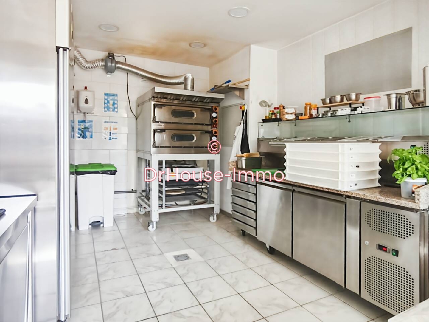 Photo 1 : Vente Commerce 2 pièces Solliès-Pont 27 m²