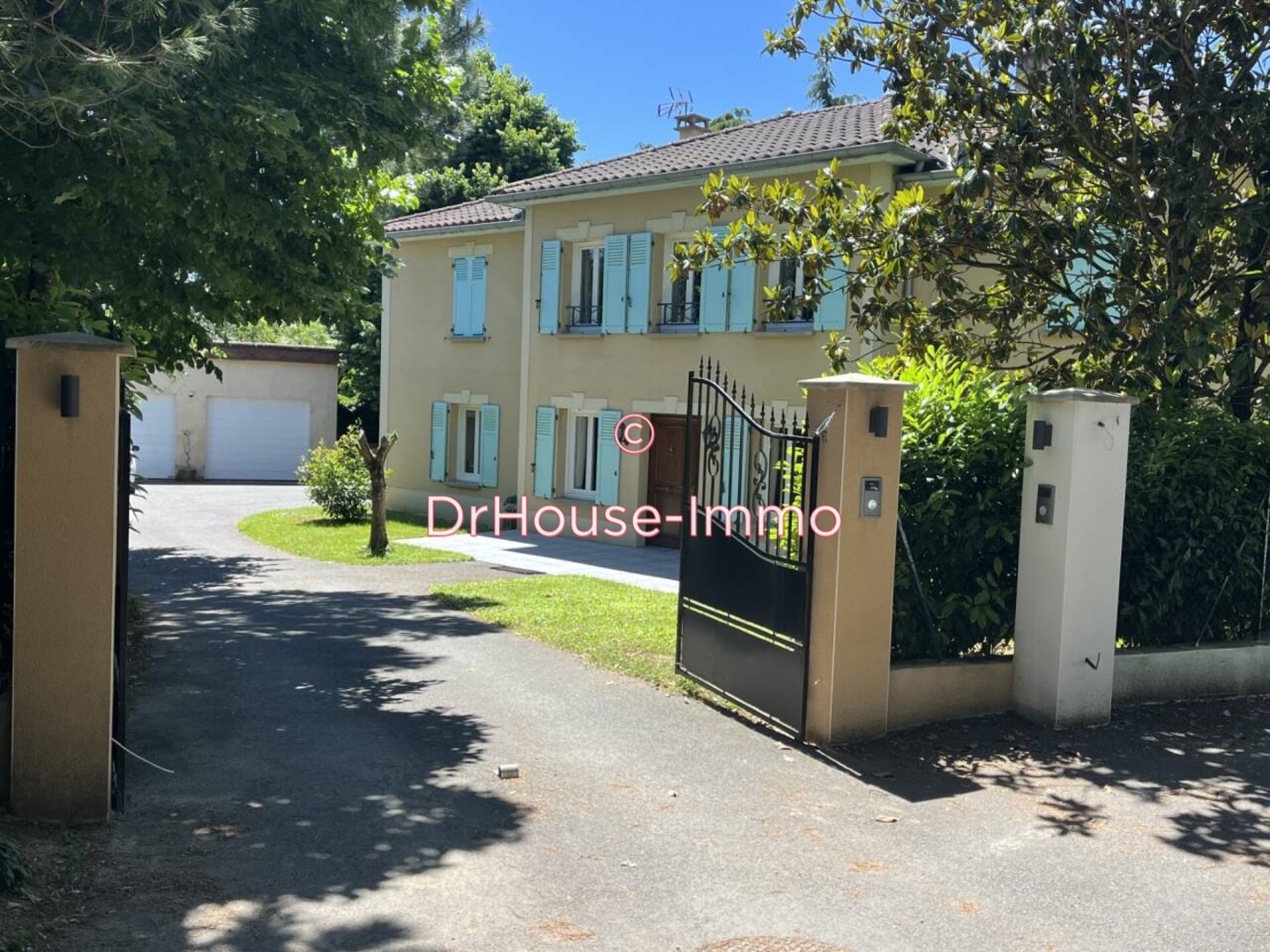 Photo 1 : Vente Maison 7 pièces Saint-Cyr-au-Mont-d'Or 210 m²