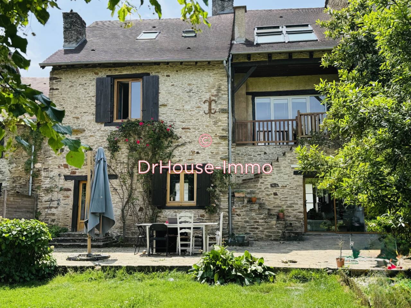 Photo 1 : Vente Maison 8 pièces Saint-Yrieix-la-Perche 165 m²