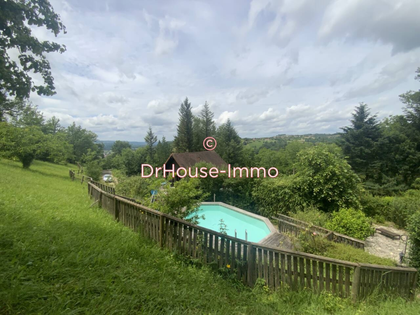 Photo 3 : Vente Maison 11 pièces Saint-Céré 237 m²