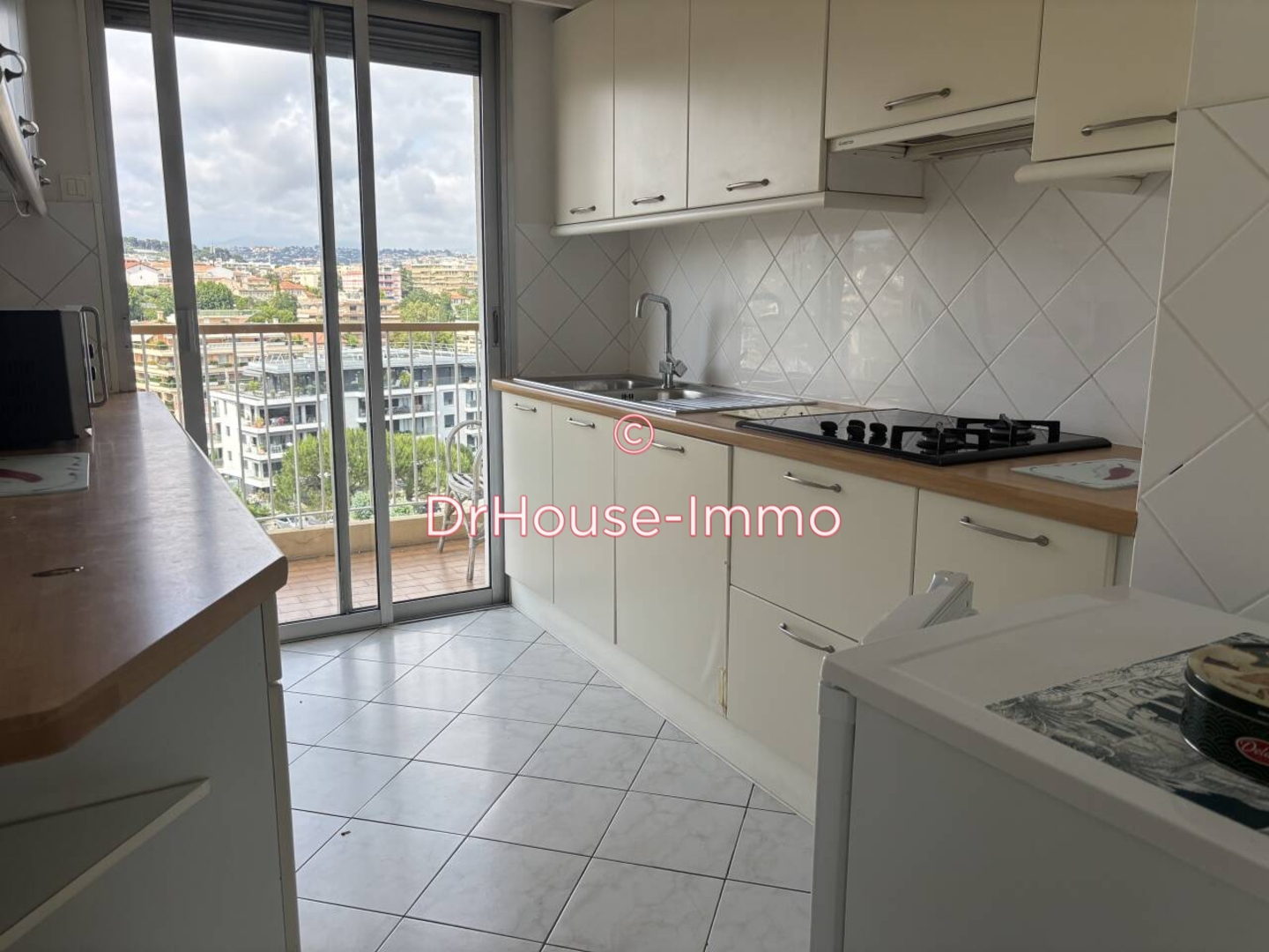 Photo 3 : Vente Appartement 2 pièces Saint-Laurent-du-Var 60 m²
