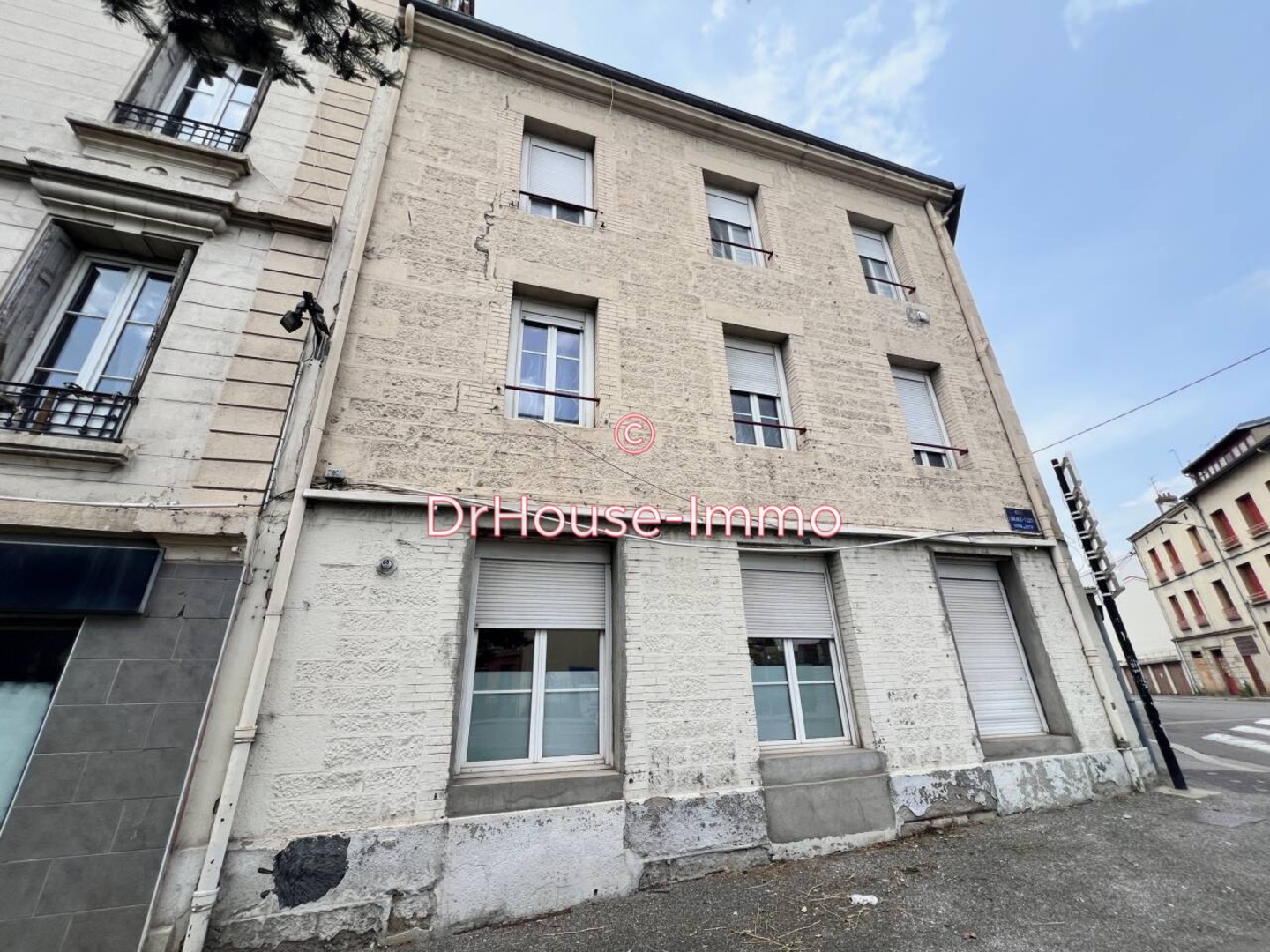 Photo 3 : Vente Immeuble 25 pièces Saint-Étienne 492 m²