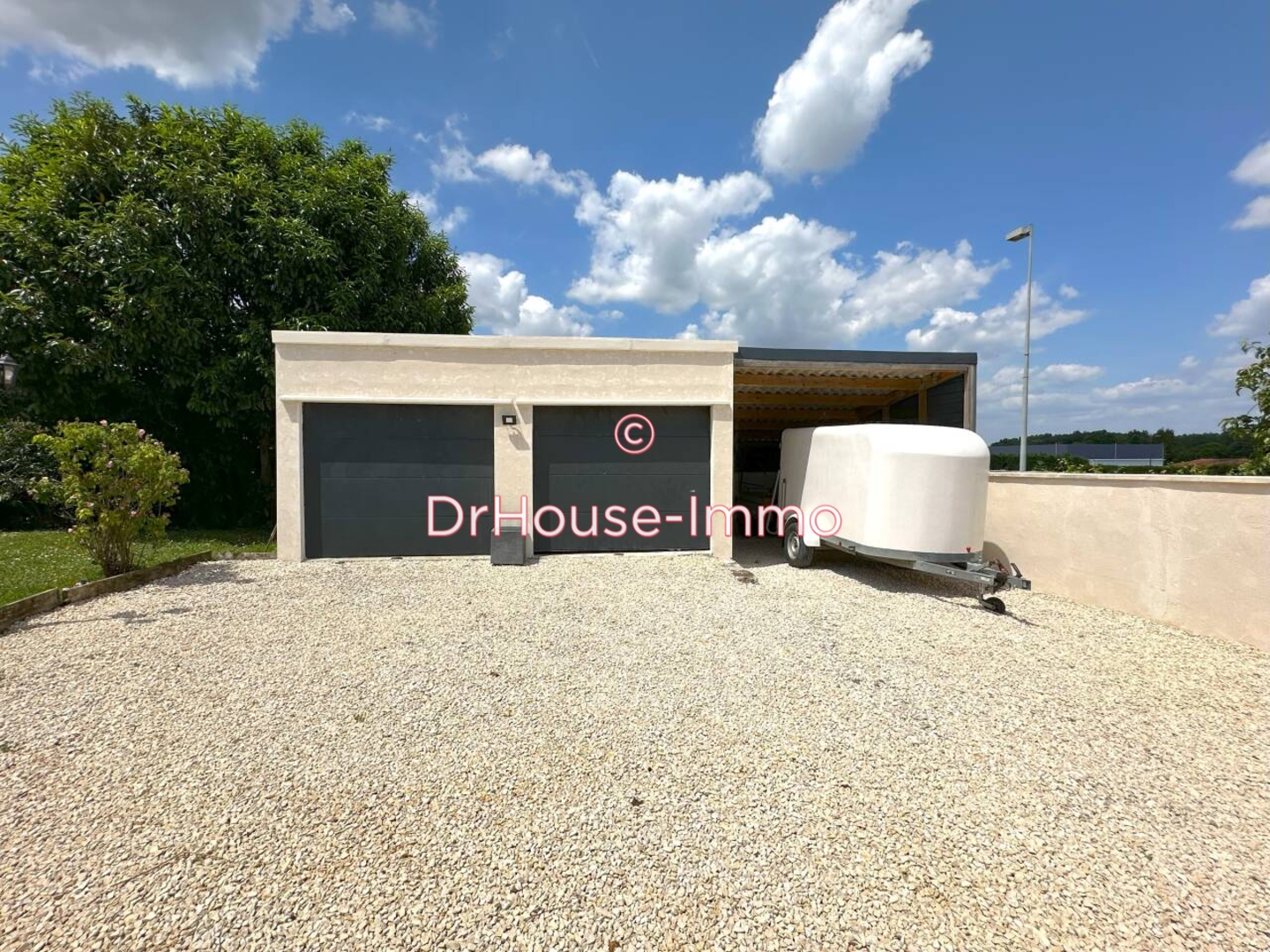 Photo 2 : Vente Maison 9 pièces Angoulême 221 m²