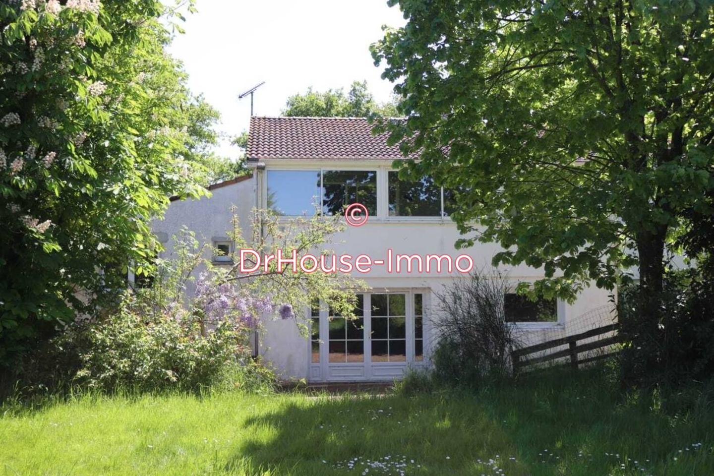 Photo 2 : Vente Maison 9 pièces Montaigu-Vendée 182 m²