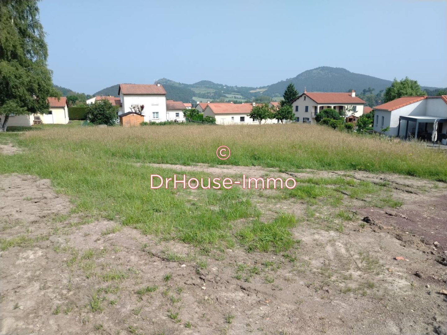 Photo 2 : Vente Terrain Lantriac 1018 m²