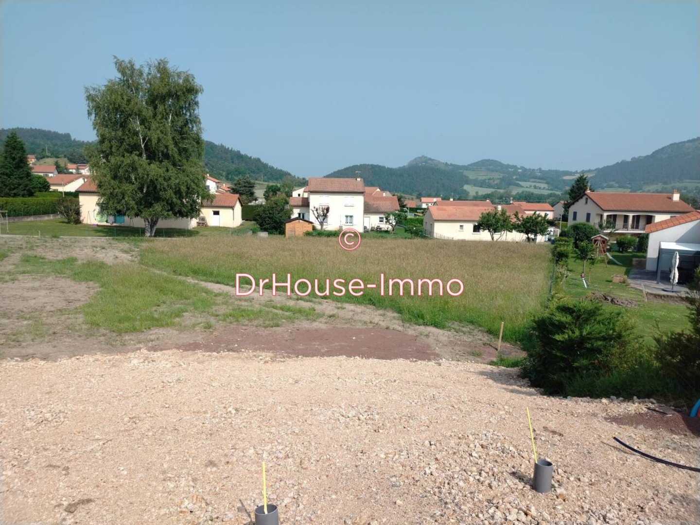 Photo 3 : Vente Terrain Lantriac 1018 m²
