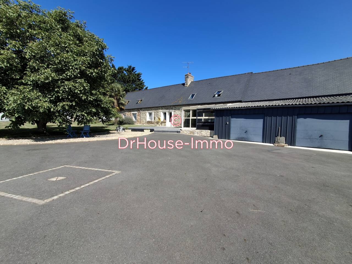 Photo 1 : Vente Maison 7 pièces Courtils 195 m²