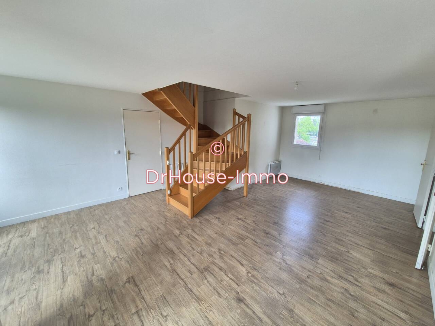 Photo 1 : Vente Appartement 4 pièces Mureaux 110 m²