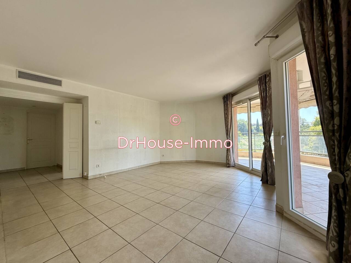 Photo 3 : Vente Appartement 4 pièces Cagnes-sur-Mer 84 m²