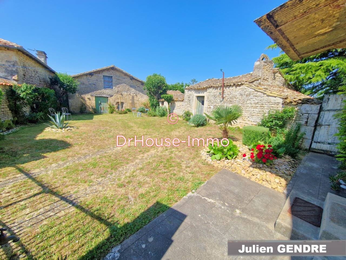 Photo 1 : Vente Maison 5 pièces Mazières-sur-Béronne 136 m²