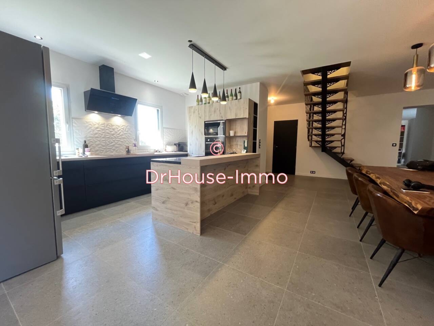 Photo 3 : Vente Maison 8 pièces Juigné-sur-Loire 139 m²