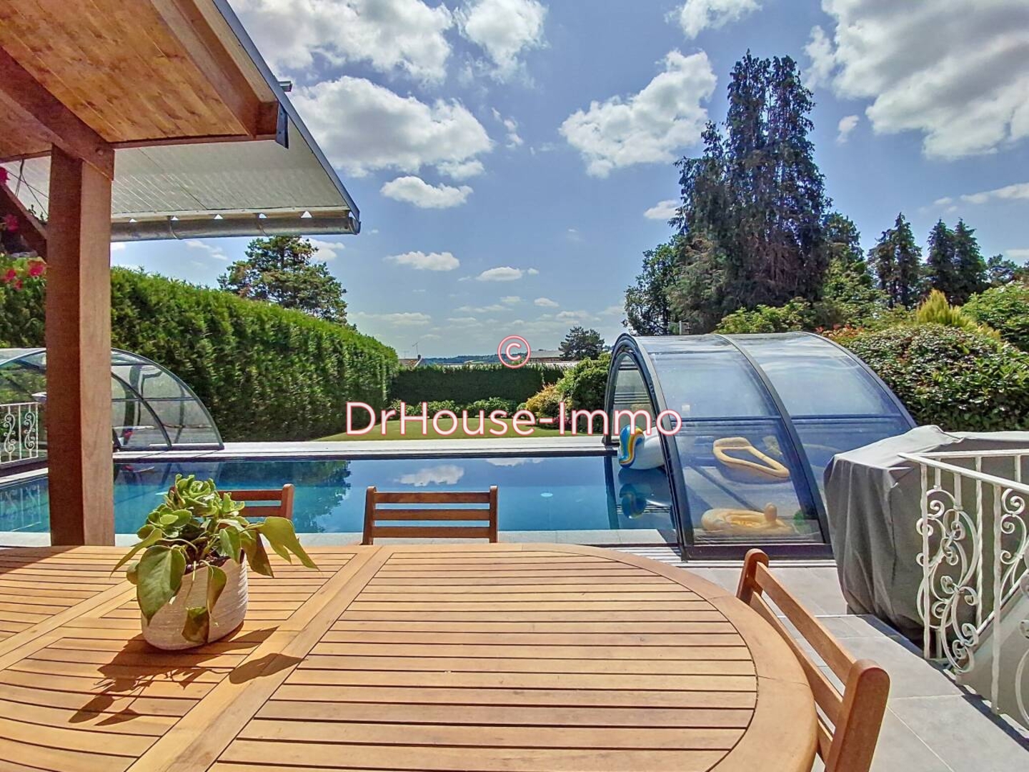 Photo 2 : Vente Maison 7 pièces Saint-Hilaire-du-Harcouët 199 m²