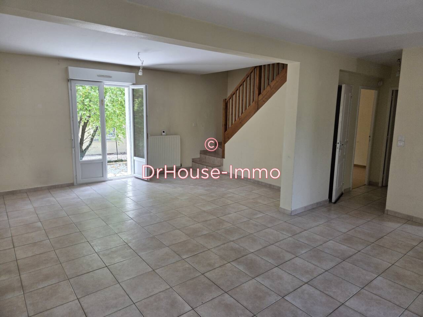 Photo 2 : Vente Maison 5 pièces Saint-Julien-les-Villas 101 m²
