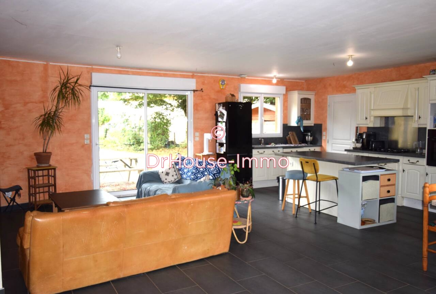 Photo 2 : Vente Maison 5 pièces Saint-Sauvant 127 m²